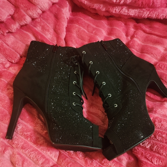 torrid Shoes - Torrid Black Sparkle Heeled Boots